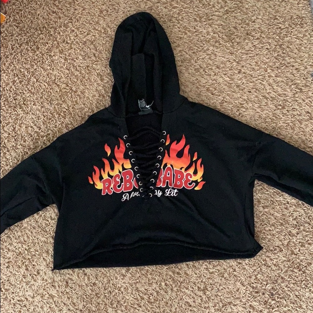 cropped sweatshirt